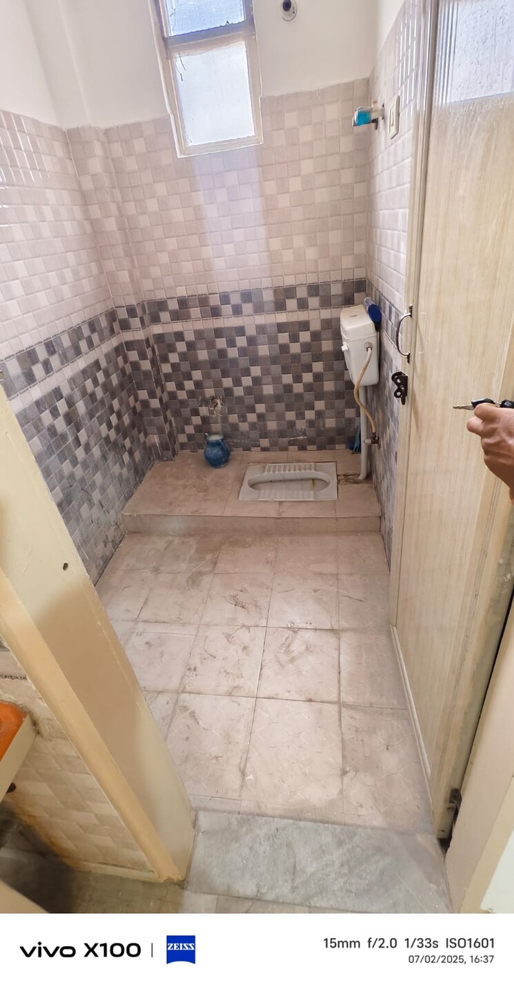 Bathroom, abul fazal enclave part 2 2 Bedroom 585 Sq.Ft. Builder Floor In Abul Fazal Enclave Part 2 Delhi 8935363