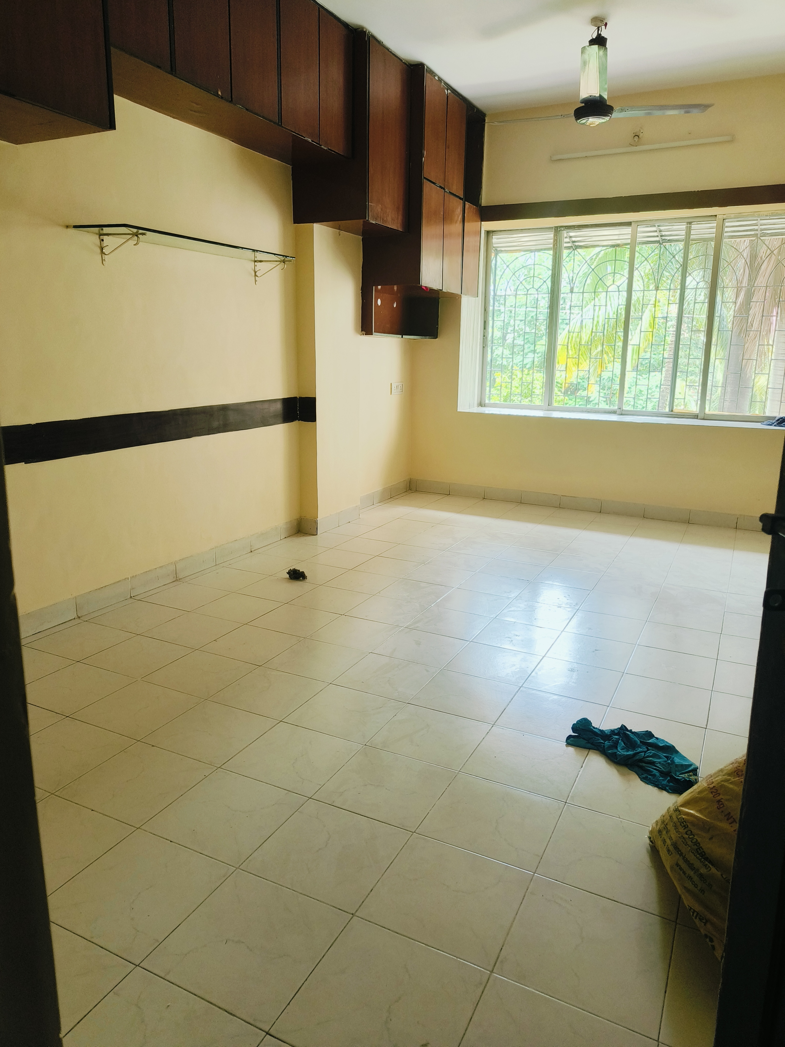 2 BHK + Extra Room Apartment For Sale in Gokul Galaxy Kandivali East