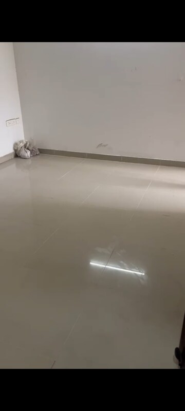 3 BHK Apartment For Rent in Ajnara Le Garden, Sector 16b Greater Noida