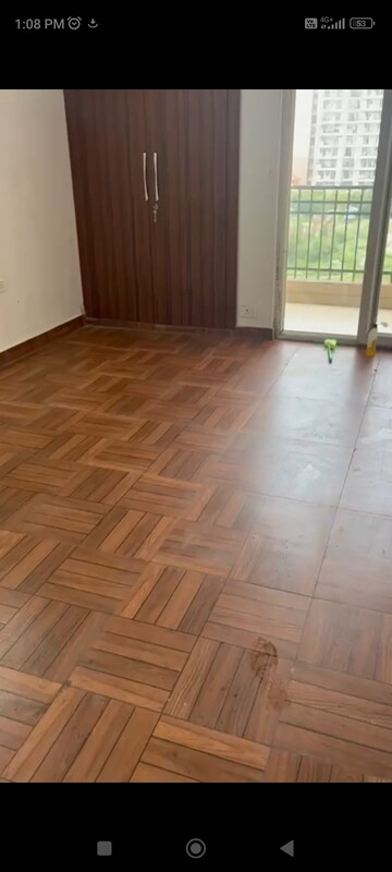 Room in 3 BHK Apartment at Ajnara Le Garden, Sector 16b Greater Noida – for Rent