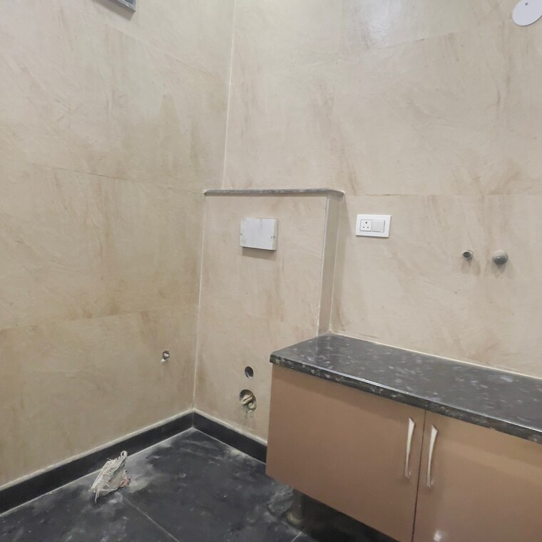 Bathroom, rohini sector 24 3 Bedroom 1100 Sq.Ft. Builder Floor In Rohini Sector 24 Delhi 8935391