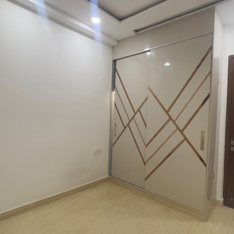 Room, rohini sector 24 3 Bedroom 1100 Sq.Ft. Builder Floor In Rohini Sector 24 Delhi 8935391