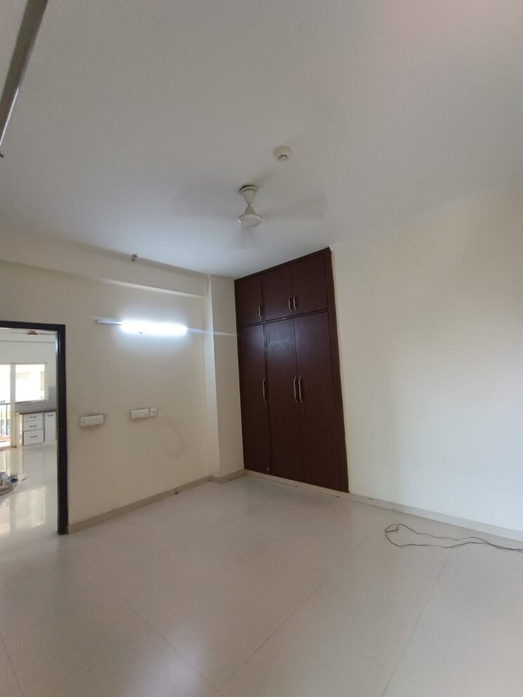 Room, apex-athena 3 Bedroom 1895 Sq.Ft. Apartment In Sector 75 Noida 8935395