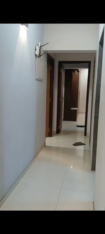  2 BHK Apartment at Gabadia Heights, Kandivali West – for Rent