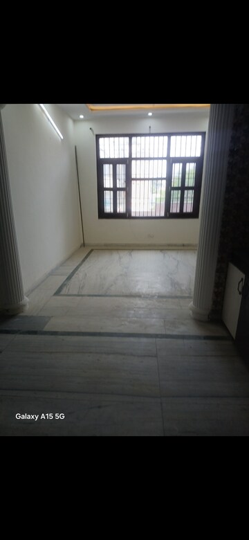 Room in 3.5 BHK Builder Floor at NK Savitry Enclave, Vip Road – for Rent