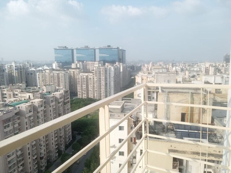 Balcony, paras-tierea 3 Bedroom 1285 Sq.Ft. Apartment In Sector 137 Noida 8935445
