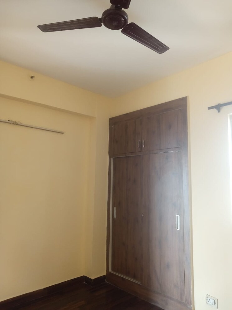 Room, paras-tierea 3 Bedroom 1285 Sq.Ft. Apartment In Sector 137 Noida 8935445