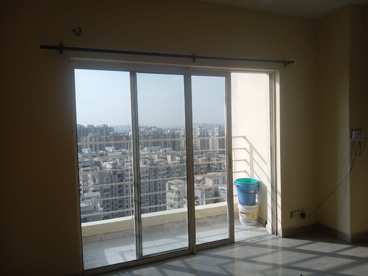 Room, paras-tierea 3 Bedroom 1285 Sq.Ft. Apartment In Sector 137 Noida 8935445