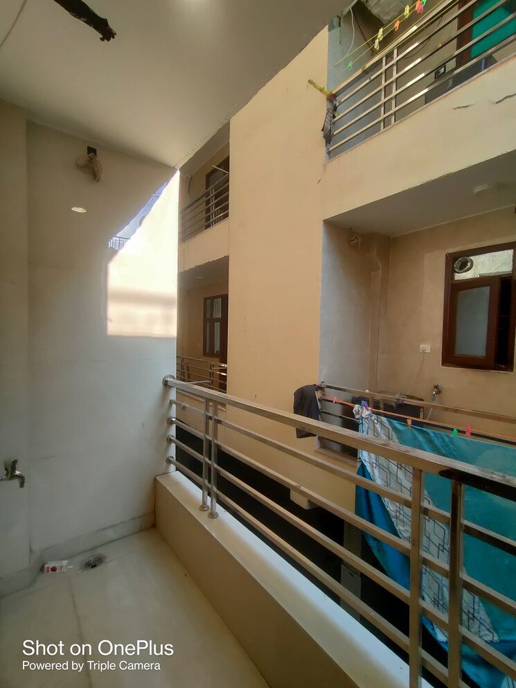 Balcony, uttam nagar 2 Bedroom 60 Sq.Yd. Builder Floor In Uttam Nagar Delhi 8935458