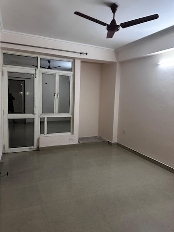 Room in 2 BHK Apartment at Supertech Ecociti, Sector 137 – for Rent
