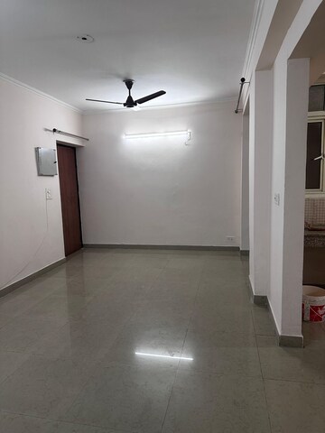Room in 2 BHK Apartment at Supertech Ecociti, Sector 137 – for Rent