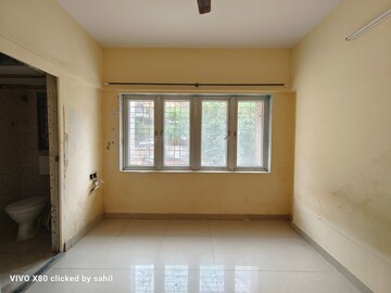 Room in 2 BHK Apartment at Royal Palms Diamond Isle Phase III, Goregaon East – for Sale