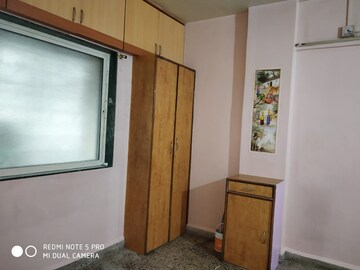 Bedroom in 2.5 BHK Apartment at Vyas Ranjeet Heights, Rambaug Colony – for Rent