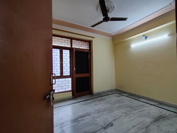 Room in 2 BHK Apartment at Sadbhawna Apartment, Sector 46 – for Rent