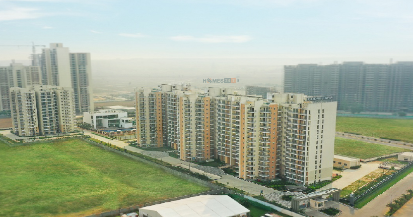 3.5 BHK + Servant Room Apartment For Sale in Godrej 101