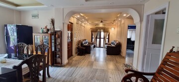 3 BHK Builder Floor For Rent in Lake Gardens