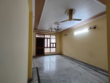 Room in 3 BHK Apartment at Saubhagya Apartments Faridabad, Sector 21d – for Rent