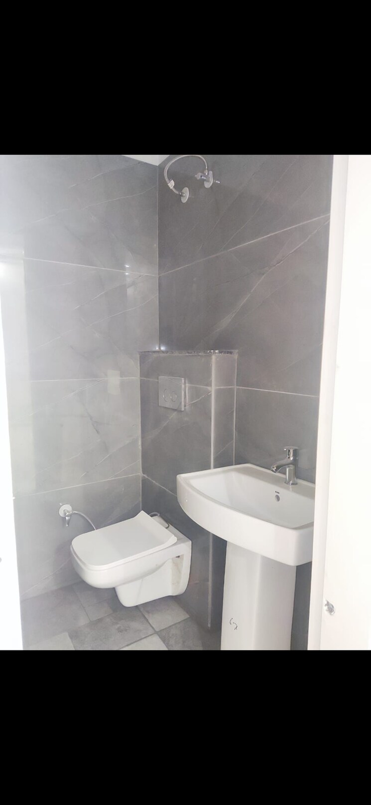 Bathroom, aura-homes 5 Bedroom 1650 Sq.Ft. Independent House In Patiala Road Zirakpur 8935585