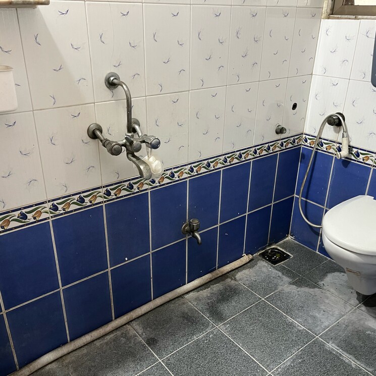 Attached Bathroom, shah-complex-3 2 Bedroom 850 Sq.Ft. Apartment In Sanpada Sector 1 Navi Mumbai 8935591