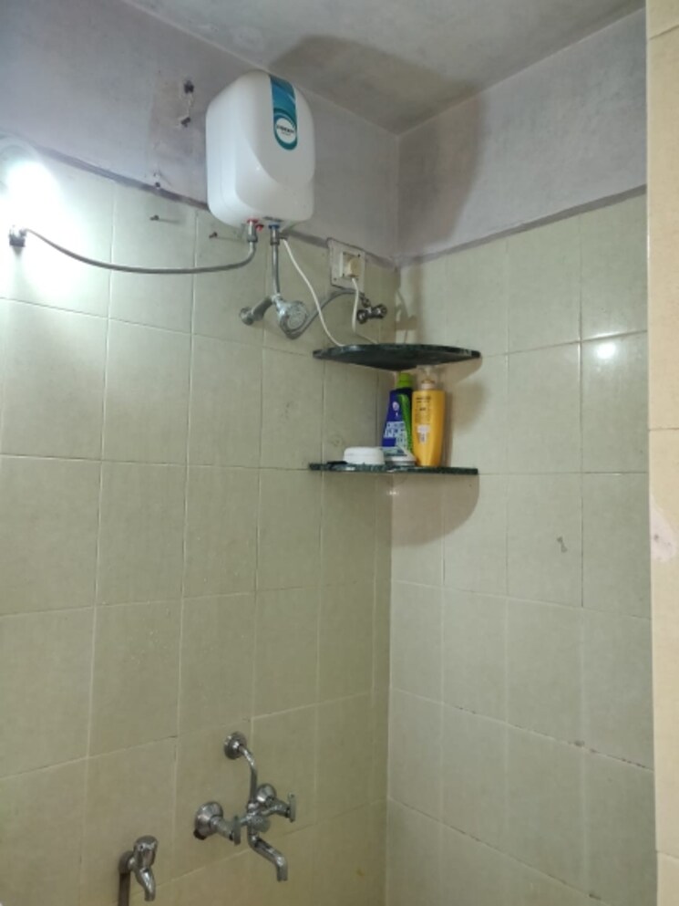Bathroom, baner 2 Bedroom 600 Sq.Ft. Apartment In Baner Pune 8935573