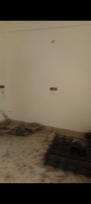 Room in 3 BHK Independent House at Raebareli Road – for Sale