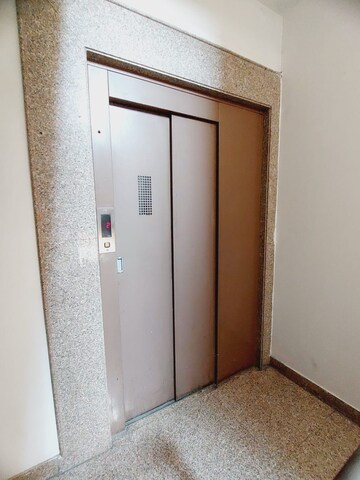 Building Lobby in 3 BHK Builder Floor at Green Park – for Rent