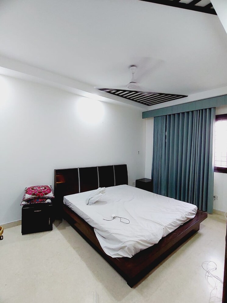 Bedroom, green park 3 Bedroom 1500 Sq.Ft. Builder Floor In Green Park Delhi 8935589