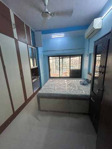 Room in 2 BHK Apartment at Shree Ganesh Apartments Vashi, Vashi Sector 1 – for Rent