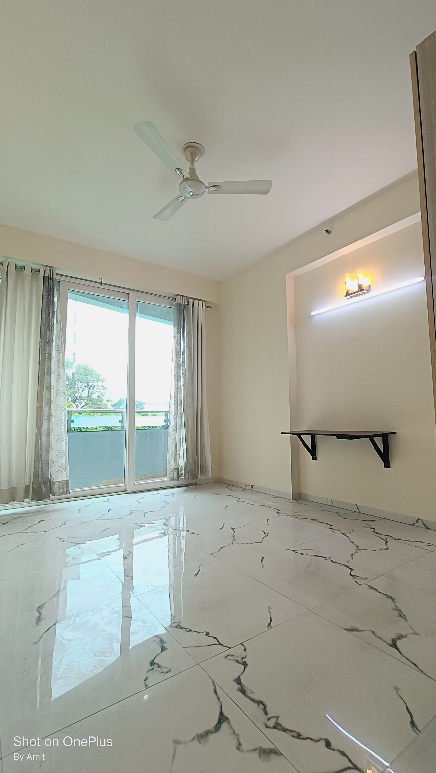3 BHK + Servant Room Apartment For Rent in Omaxe Twin Towers