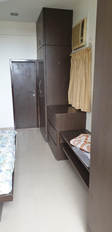 Furnished Amenities in 2 BHK Apartment at Colaba – for Rent