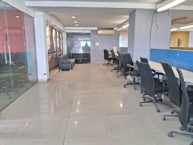 Team Area, vijay nagar Commercial Office Space 2600 Sq.Ft. In Vijay Nagar Indore 8935638