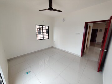 Room in 2 BHK Apartment at DTC Southern Heights, Joka – for Rent