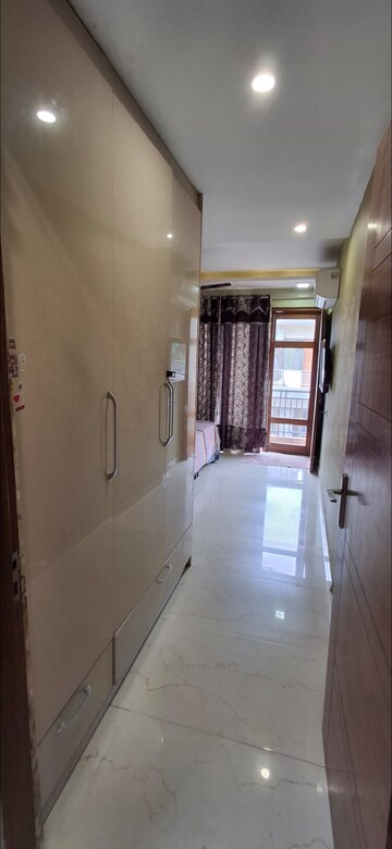 Building Lobby in 2 BHK Builder Floor at Sunshine Enclave, Vip Road – for Rent