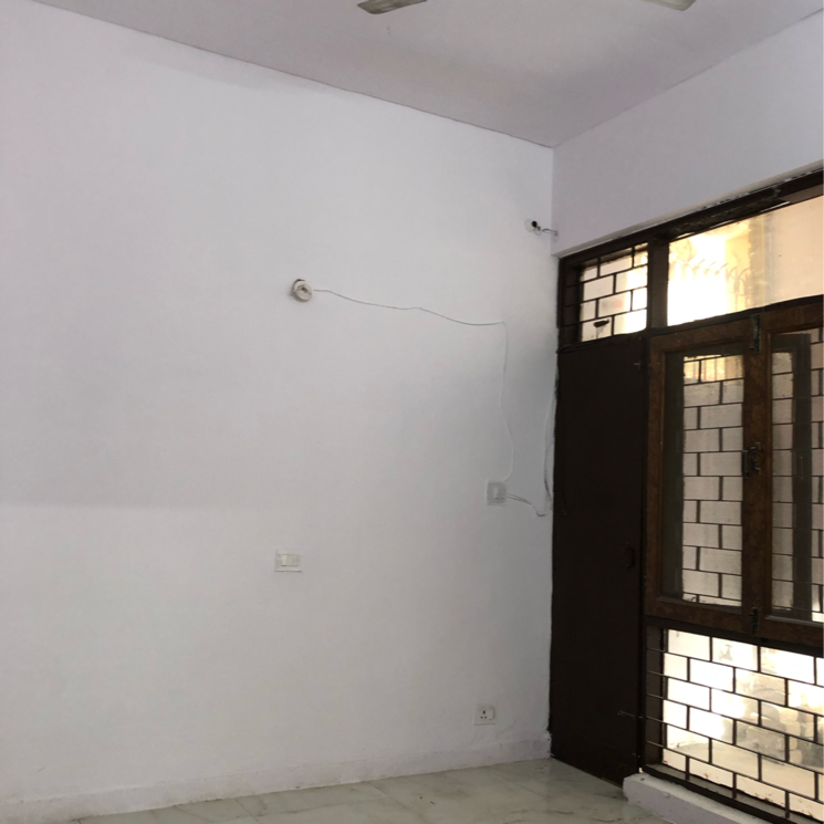 Room, sector 23 3.5 Bedroom 1500 Sq.Ft. Villa In Sector 23 Gurgaon 8935699