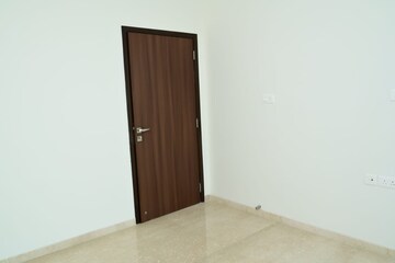 Room in 3 BHK Apartment at Piramal Aranya, Byculla – for Rent