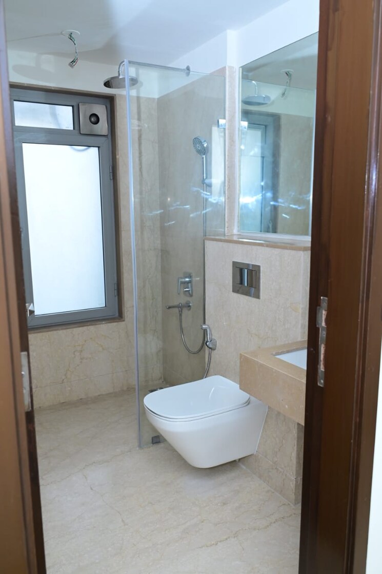 Bathroom, piramal-aranya 3 Bedroom 1000 Sq.Ft. Apartment In Byculla Mumbai 8935713