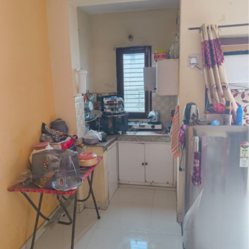 Kitchen in 1.5 BHK Villa at Sector 21 – for Rent