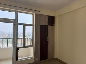 Room in 2 BHK Apartment at Gaur City 2 - 12th Avenue, Sector 16c Greater Noida – for Rent