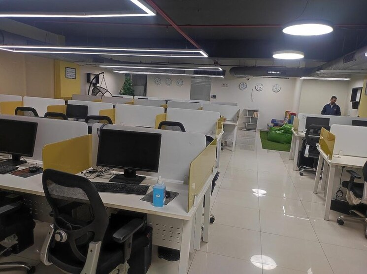 Team Area, scheme 140 Commercial Office Space 1950 Sq.Ft. In Scheme 140 Indore 8935750