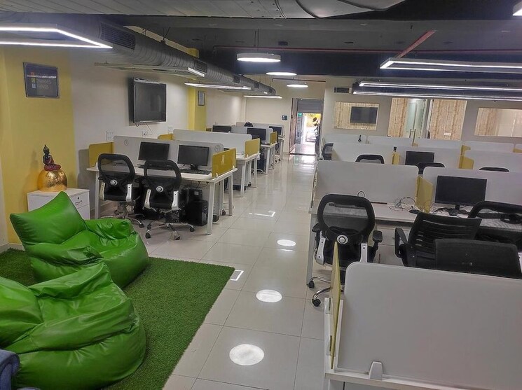 Team Area, scheme 140 Commercial Office Space 1950 Sq.Ft. In Scheme 140 Indore 8935750