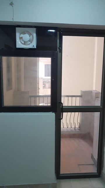 Room in 3 BHK Apartment at Eros Sampoornam, Sector 2 Greater Noida – for Rent