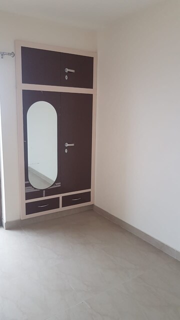 Room in 3 BHK Apartment at Eros Sampoornam, Sector 2 Greater Noida – for Rent