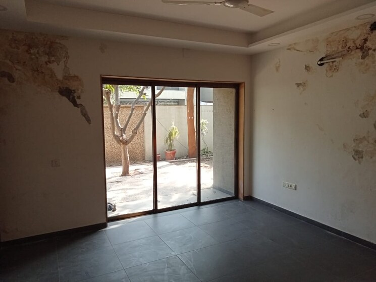 Room, sanathal 5 Bedroom 1750 Sq.Yd. Independent House In Sanathal Ahmedabad 8929646