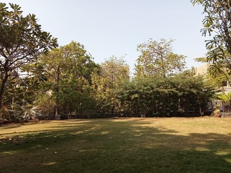 Garden, sanathal 5 Bedroom 1750 Sq.Yd. Independent House In Sanathal Ahmedabad 8929646