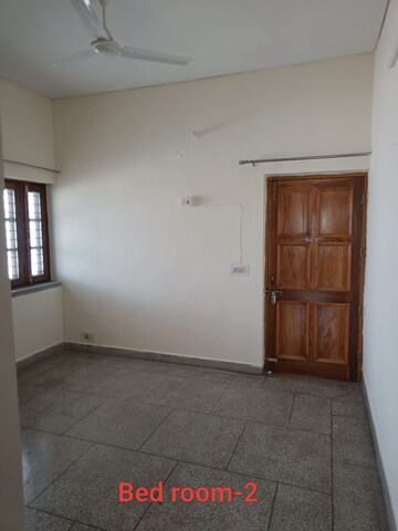 Room in 2 BHK Builder Floor at Gms Road – for Rent
