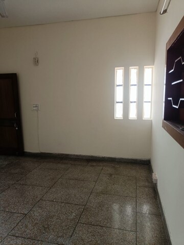 Room in 2 BHK Builder Floor at Gms Road – for Rent