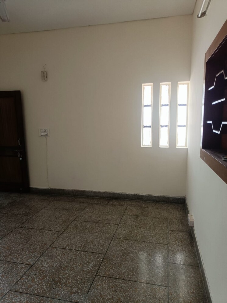 Room, gms road 2 Bedroom 1200 Sq.Ft. Builder Floor In Gms Road Dehradun 8935813