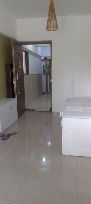 Room in 1.5 BHK Apartment at Suparshwa Urbana, Andheri East – for Sale