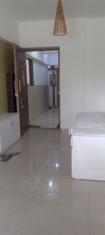 Room in 1.5 BHK Apartment at Suparshwa Urbana, Andheri East – for Sale