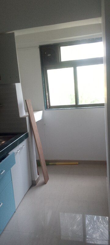 Furnished Amenities in 1.5 BHK Apartment at Suparshwa Urbana, Andheri East – for Sale
